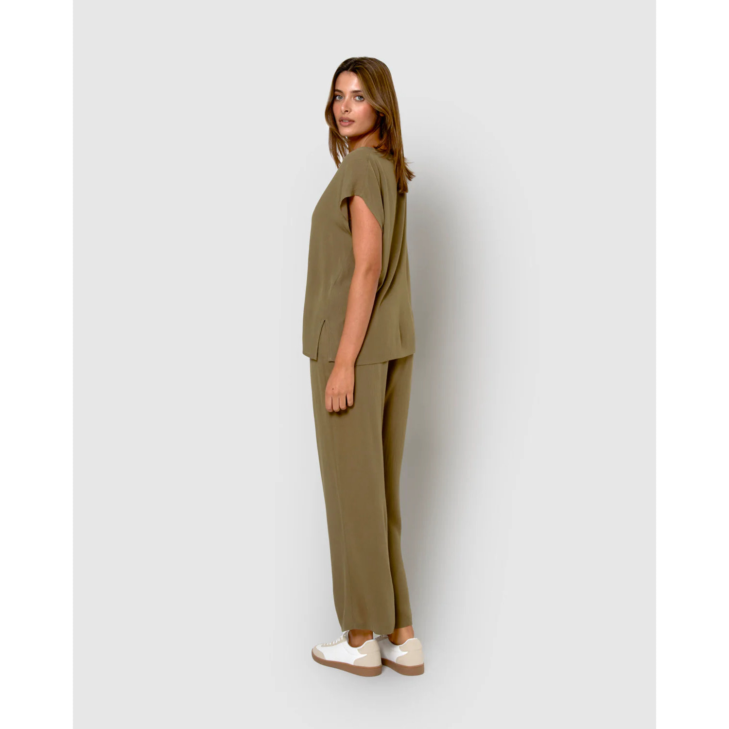 Pantalón largo viscosa bambula liso verde cacería