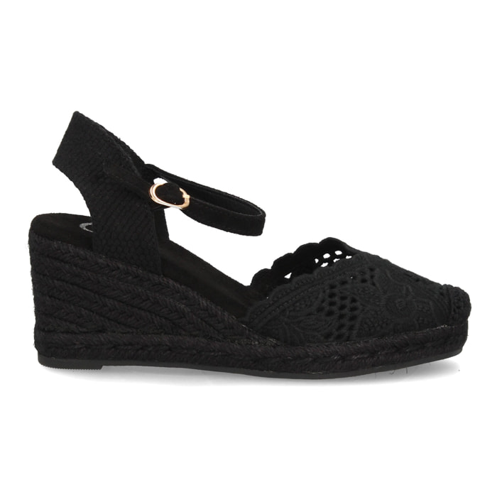 Alpargata valenciana cuña con adornos calados para mujer