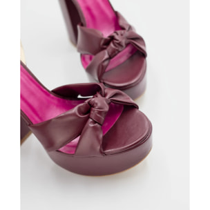 Sandalias de mujer con plataforma y nudo.