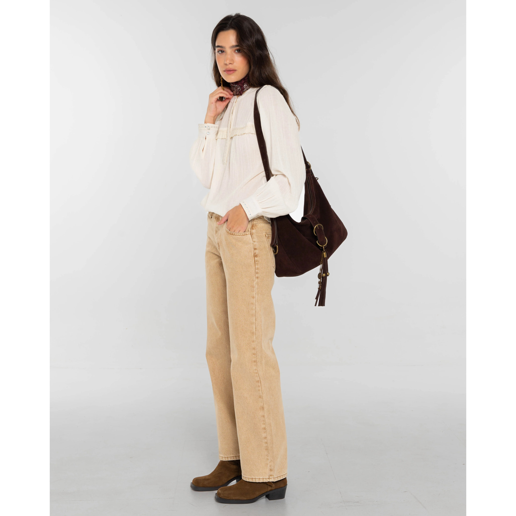 Vaqueros de tiro medio con corte recto de mujer