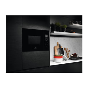 AEG Microondas de 900 W con función microondas MBE2657SEB | Reacondicionado