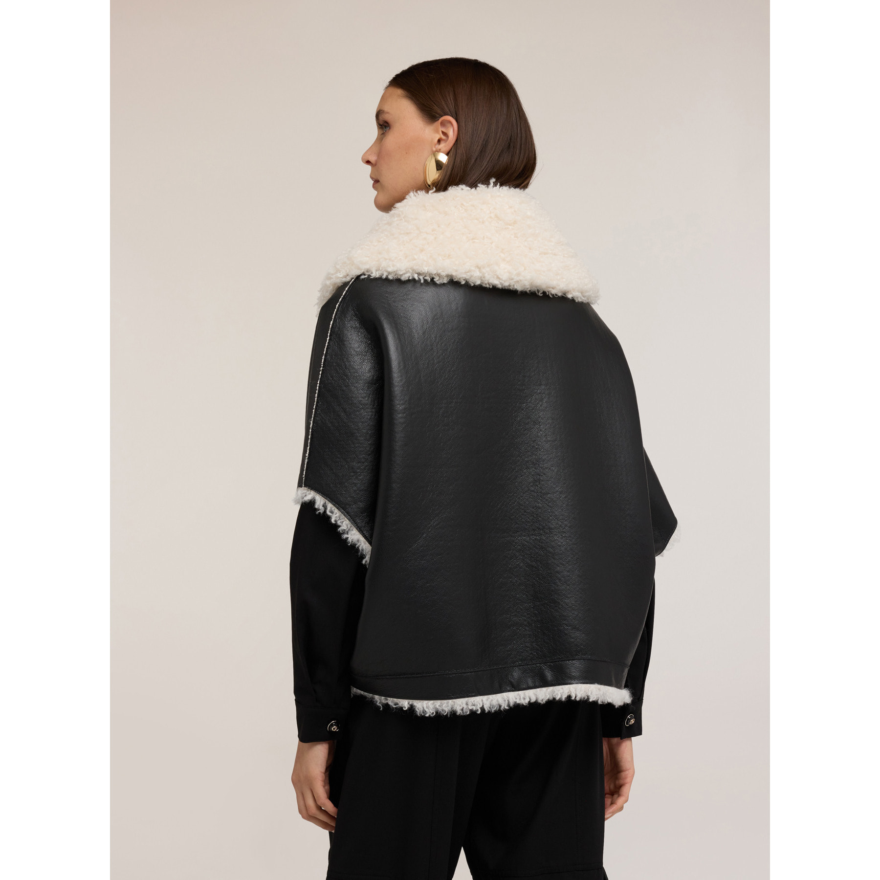 Motivi - Montone reversibile oversize con zip e tasche - Nero