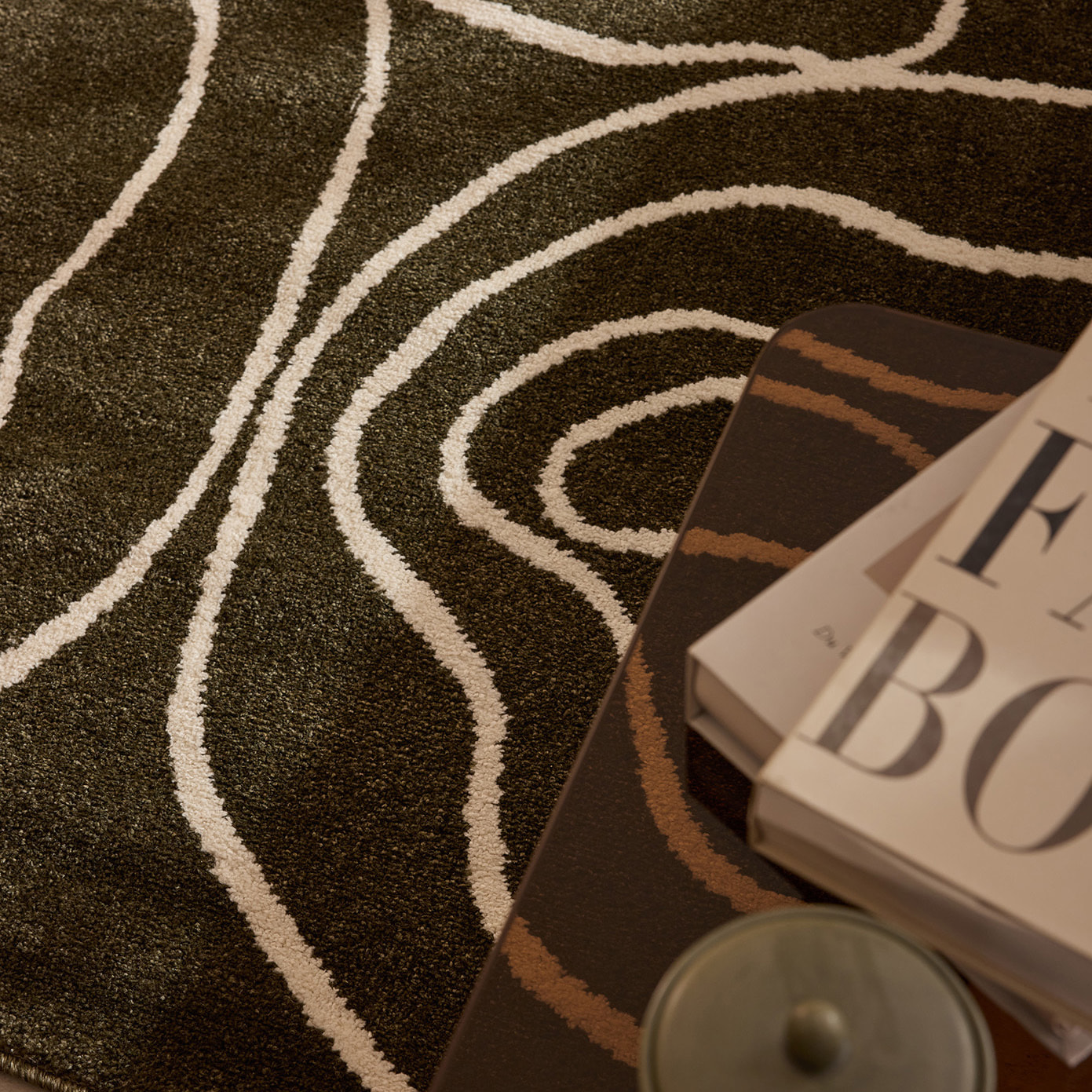 SANTAL - Tapis de salon vert à motif floral