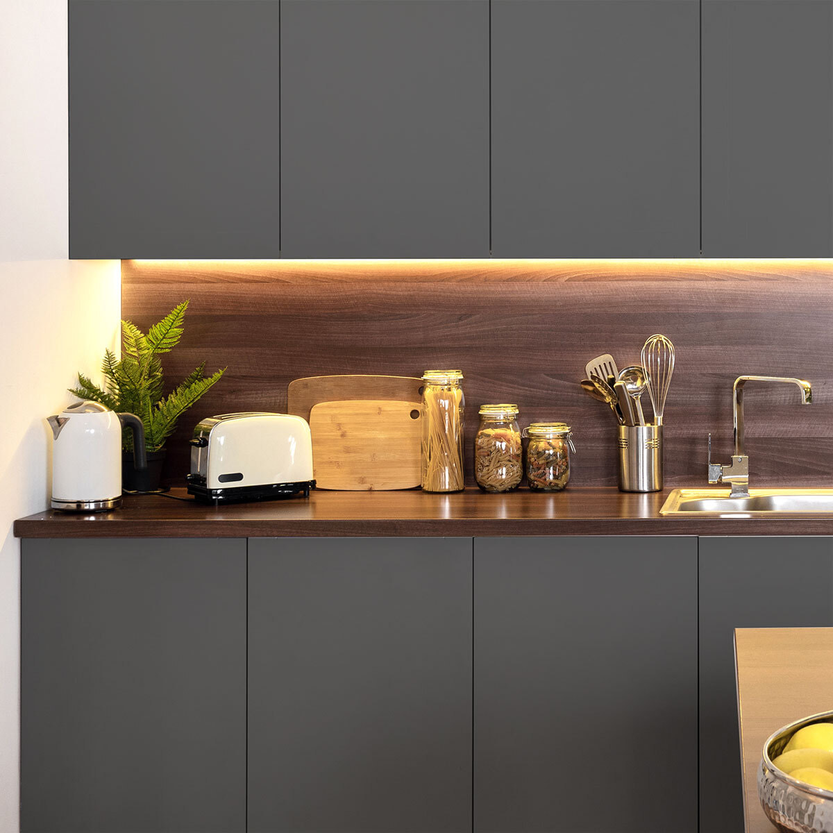 Rouleau adhésif décoratif Vinyle au Mètre - Gris fonce - Sticker Lavable Imperméable Mur Cuisine Meubles