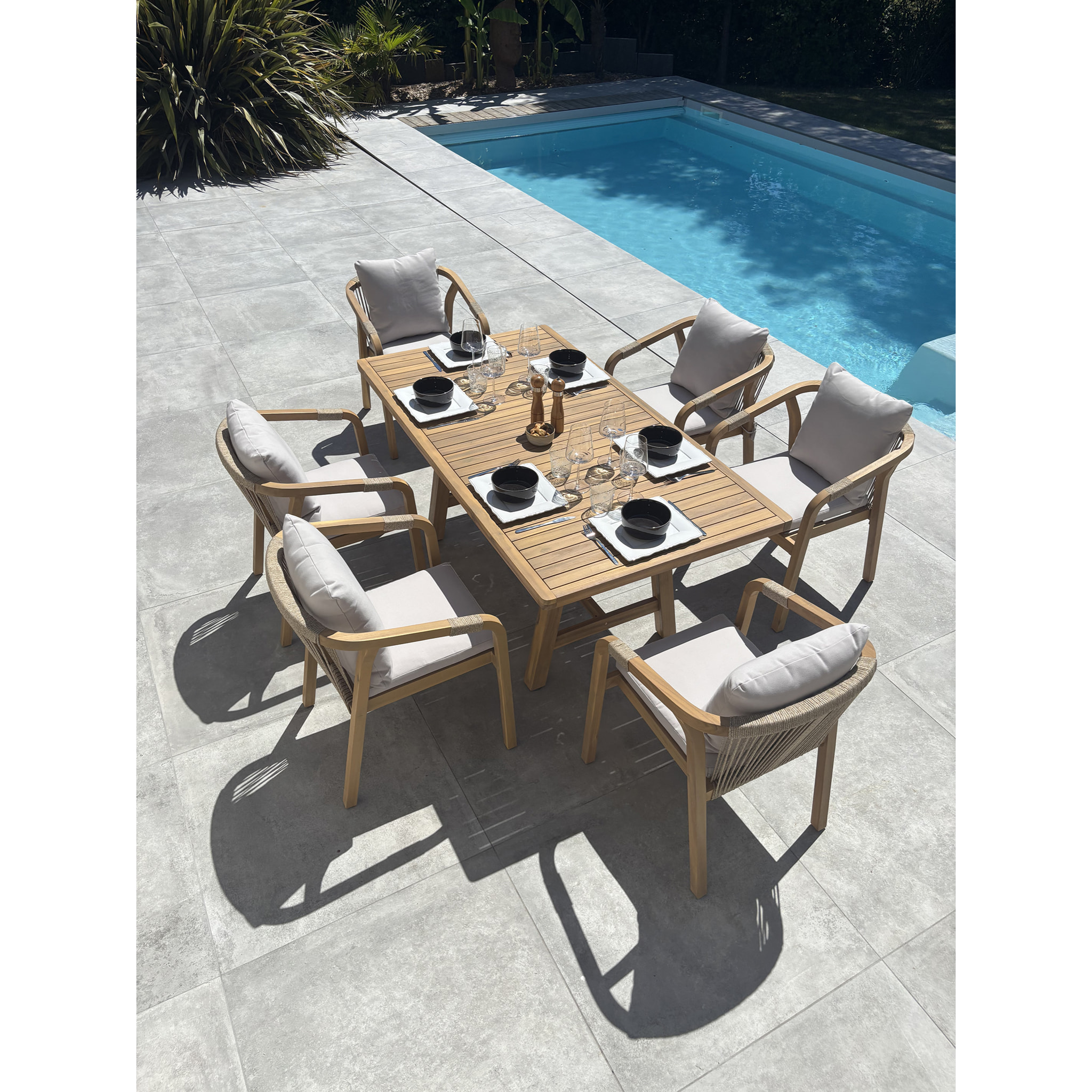 SERENA - Ensemble repas de jardin 6 places en bois d'acacia