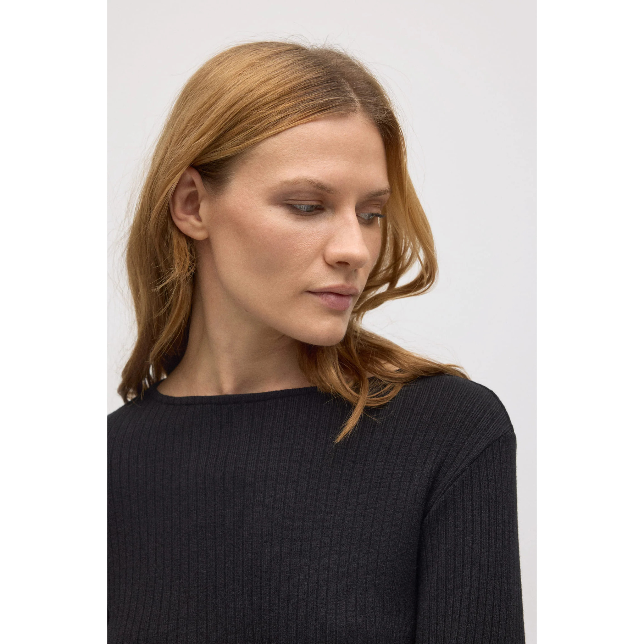 Abito lungo in maglia a coste nera