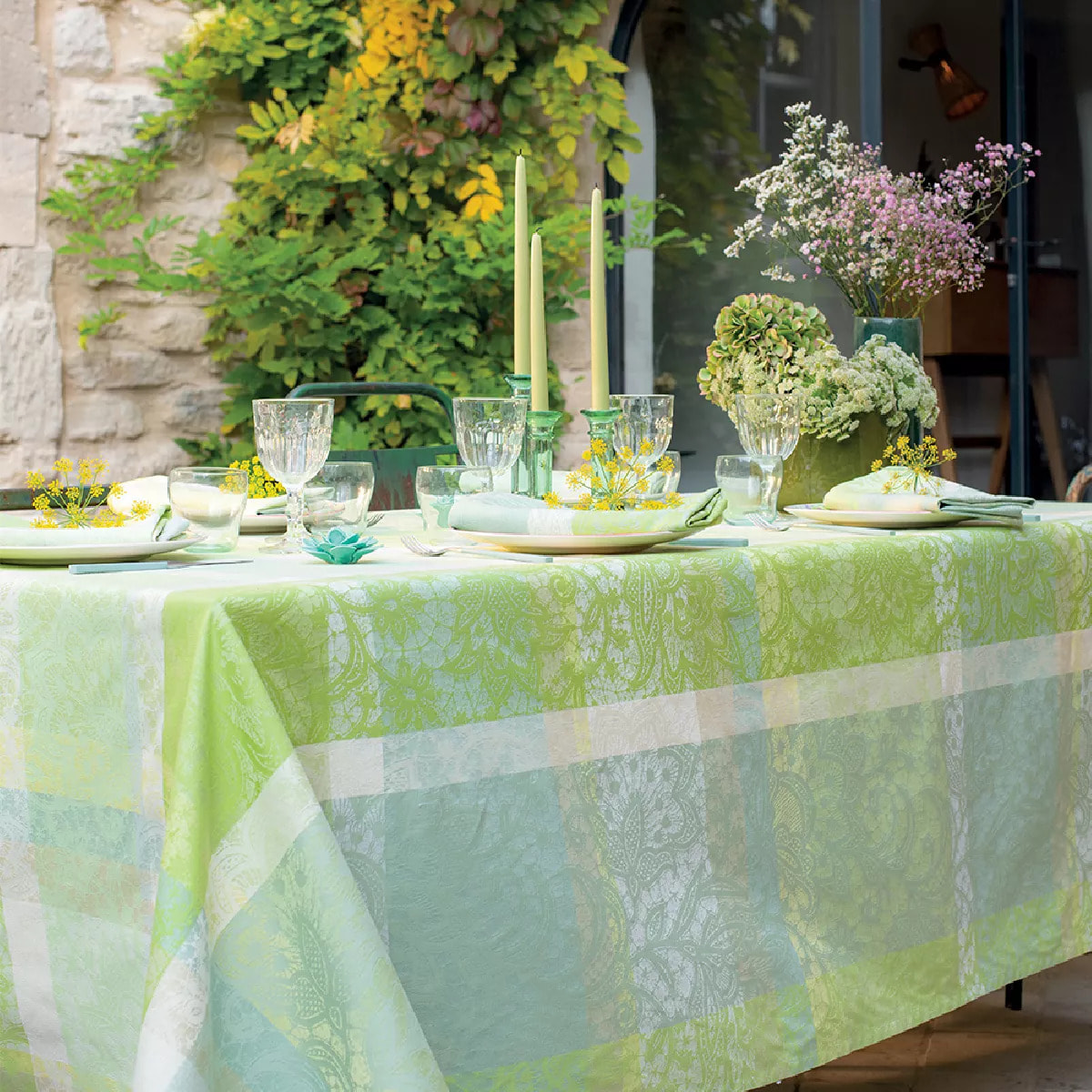 Nappe pur coton motif jacquard vert Mille dentelles prairie