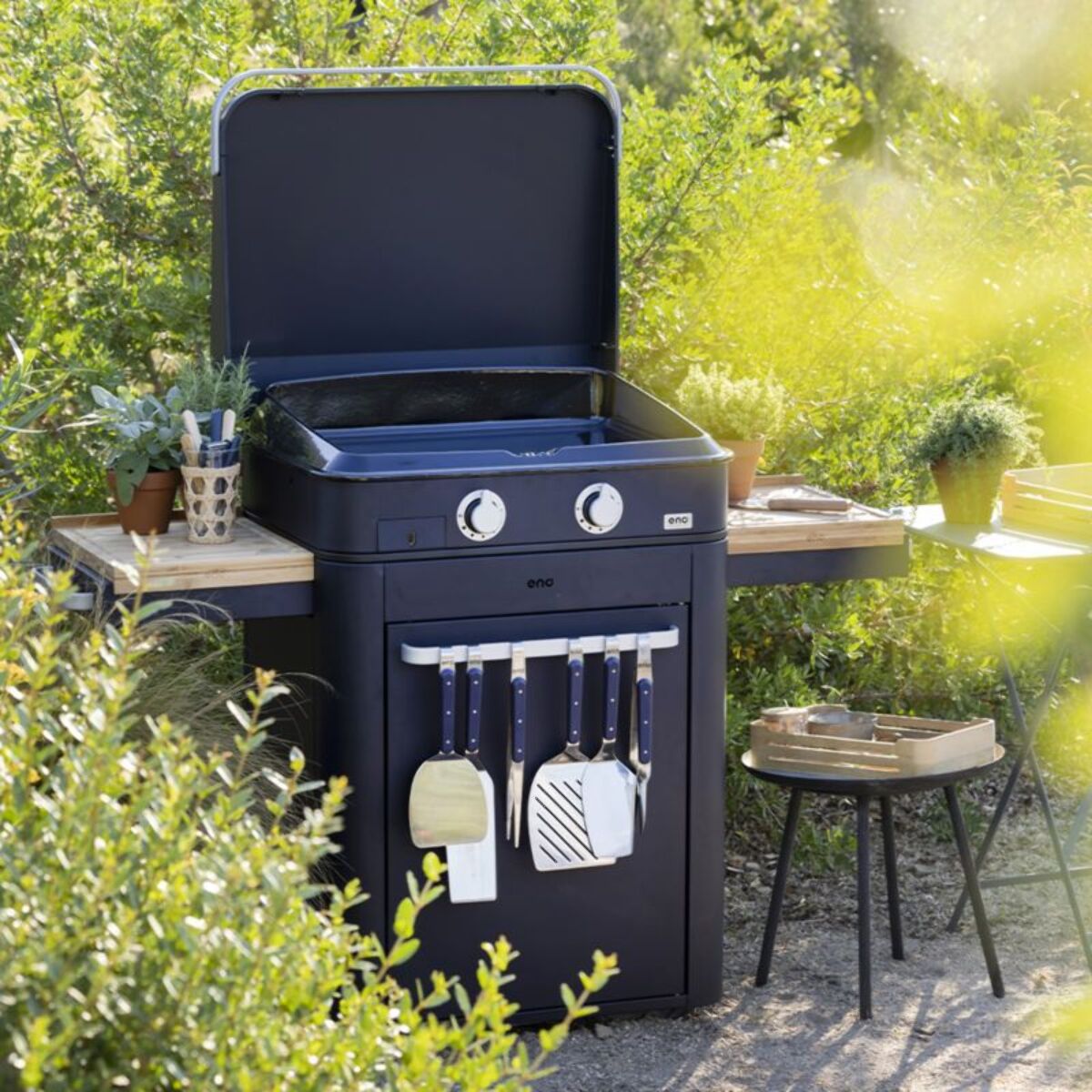 Plancha gaz ENO Enosign 65 bleu navy sur chariot, 56x40 cm