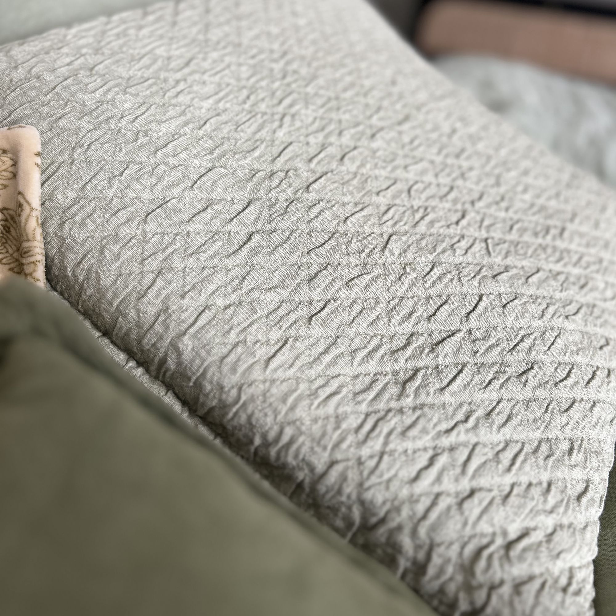 Coussin en coton gaufré vert 45cm GALI