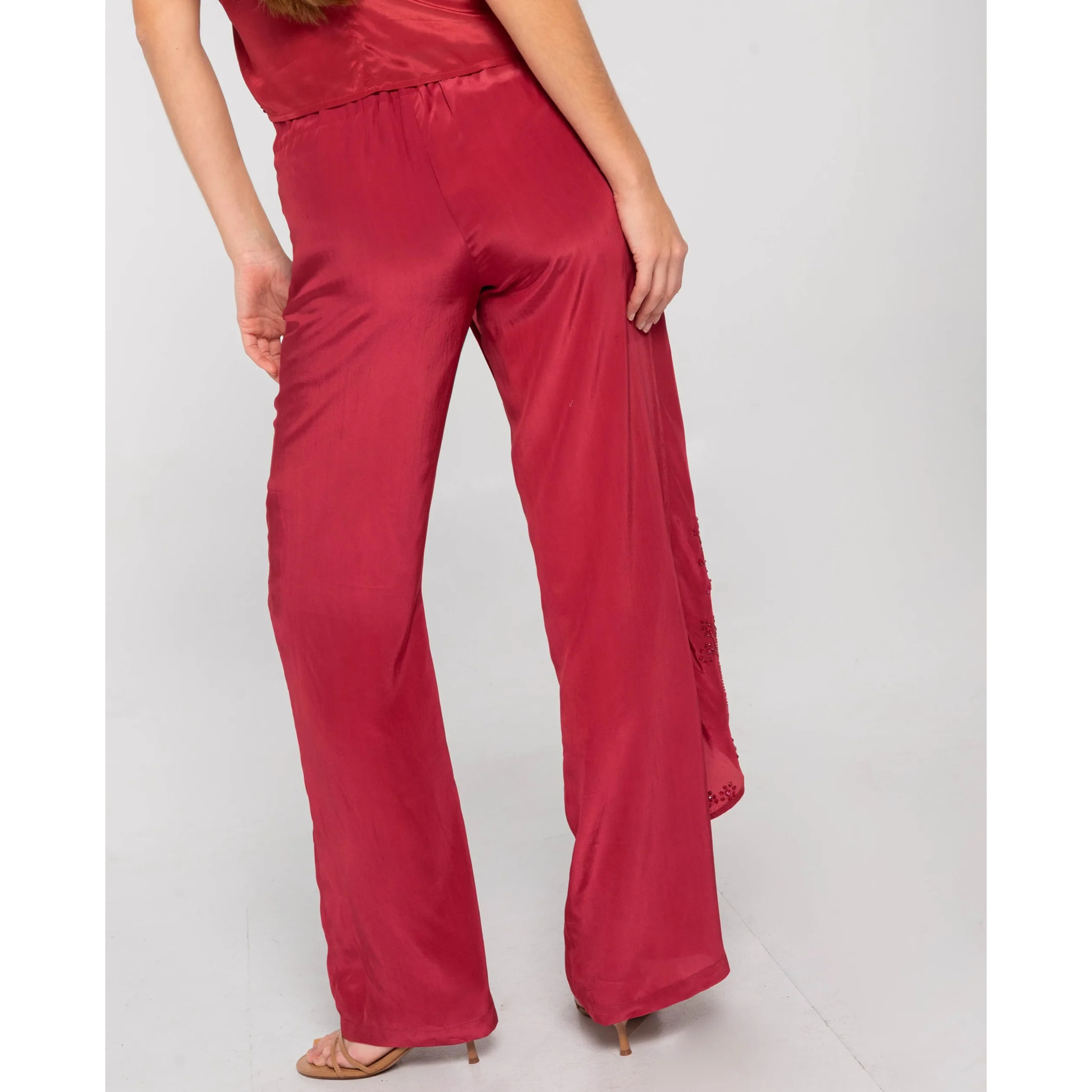 Pantalón de vestir con sobre capa bordada con abalorios de mujer