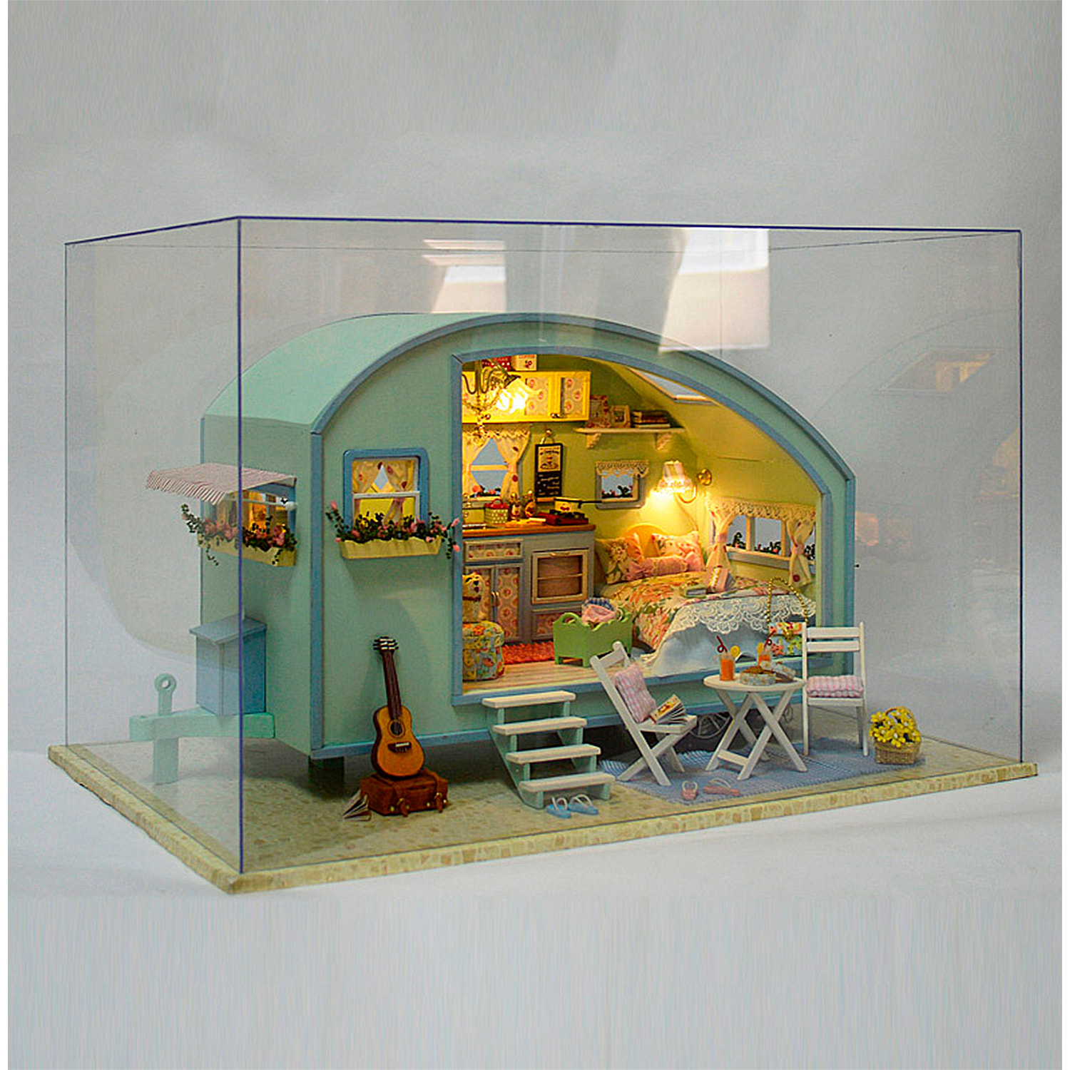 Caravana, un viaje por el tiempo. Maqueta 3D, realista con gran detalle y luces led.