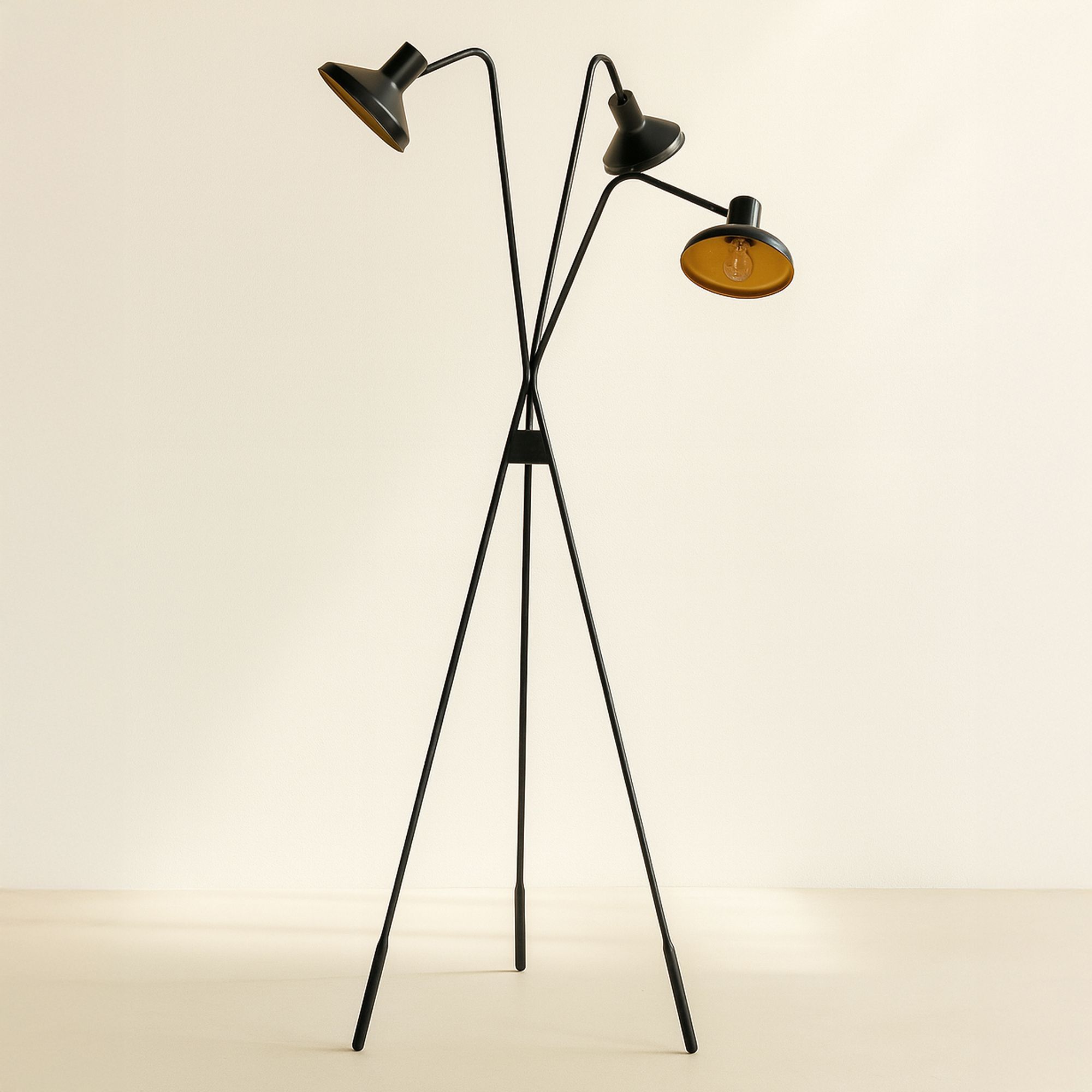 Lampadaire trépied en métal noir et doré h158cm SNAKE