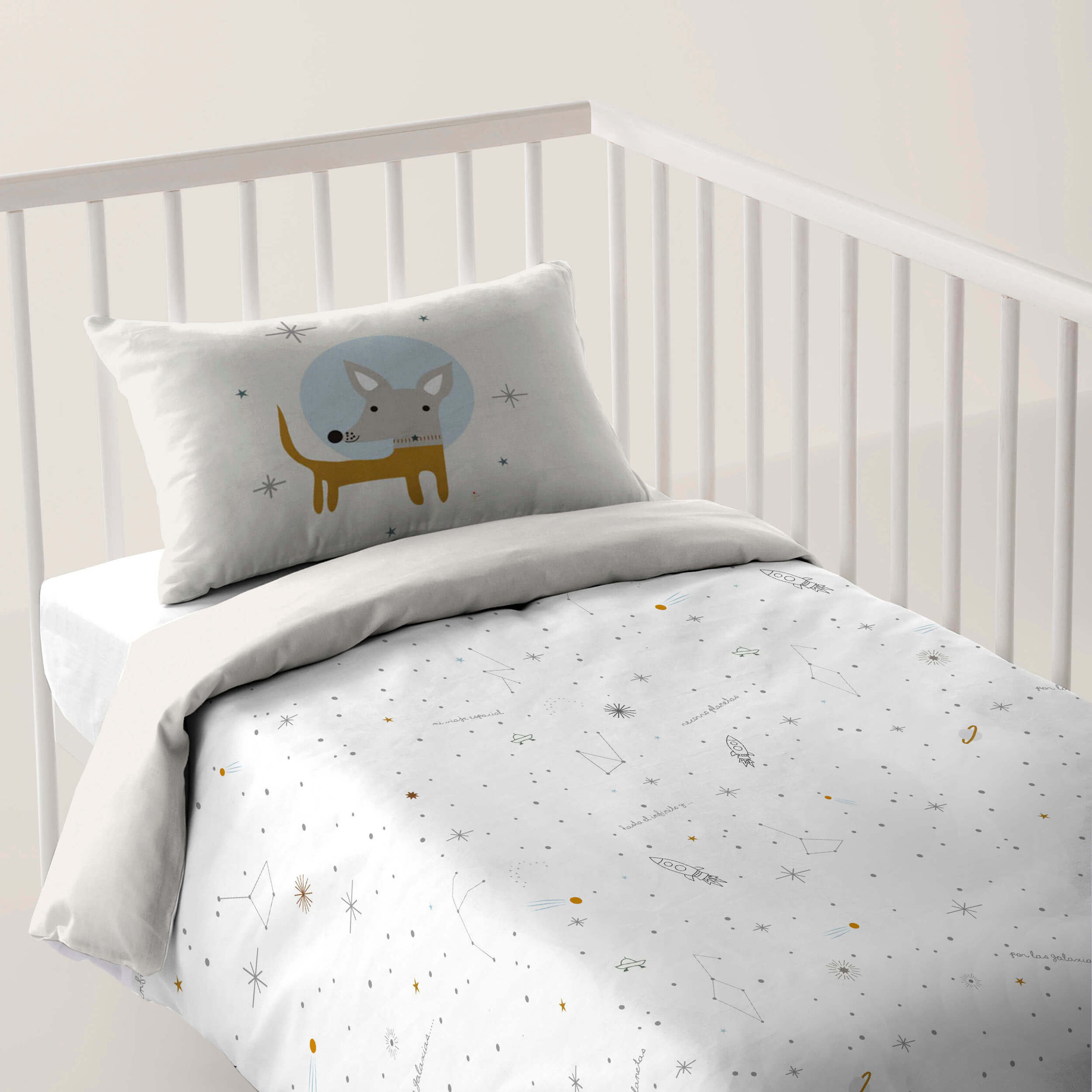 Funda Nórdica Estampada - Reversible - Infantil - Cierre Solapa - 100% Algodón - Incluye 1 Funda de Almohada - Cuna/Maxicuna - Viaje Espacial