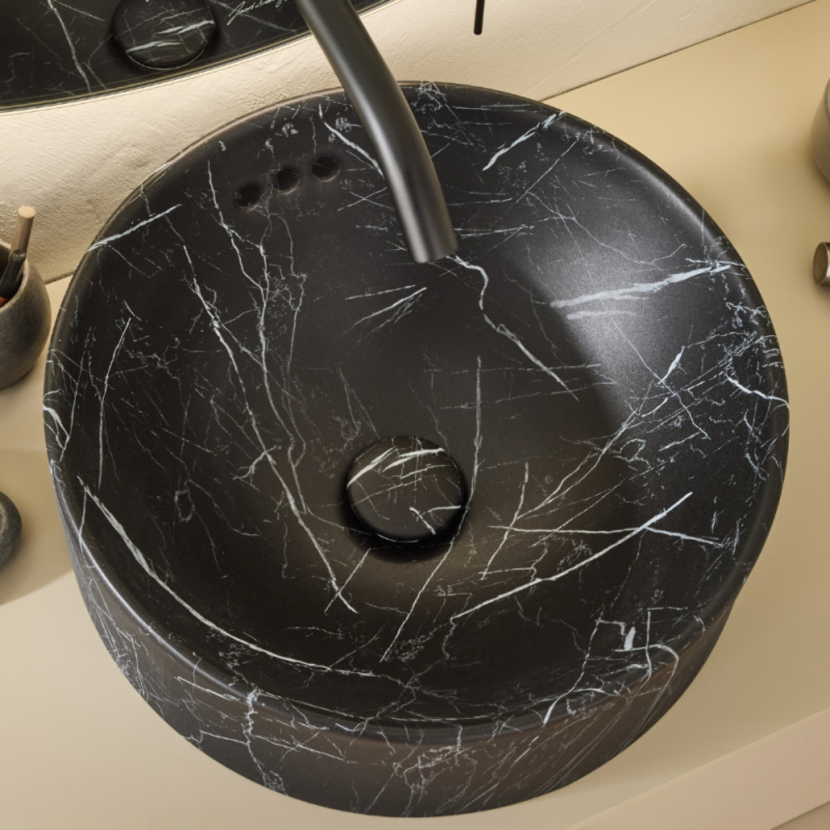 Vasque ronde à poser Vox marbre noir orage + bonde