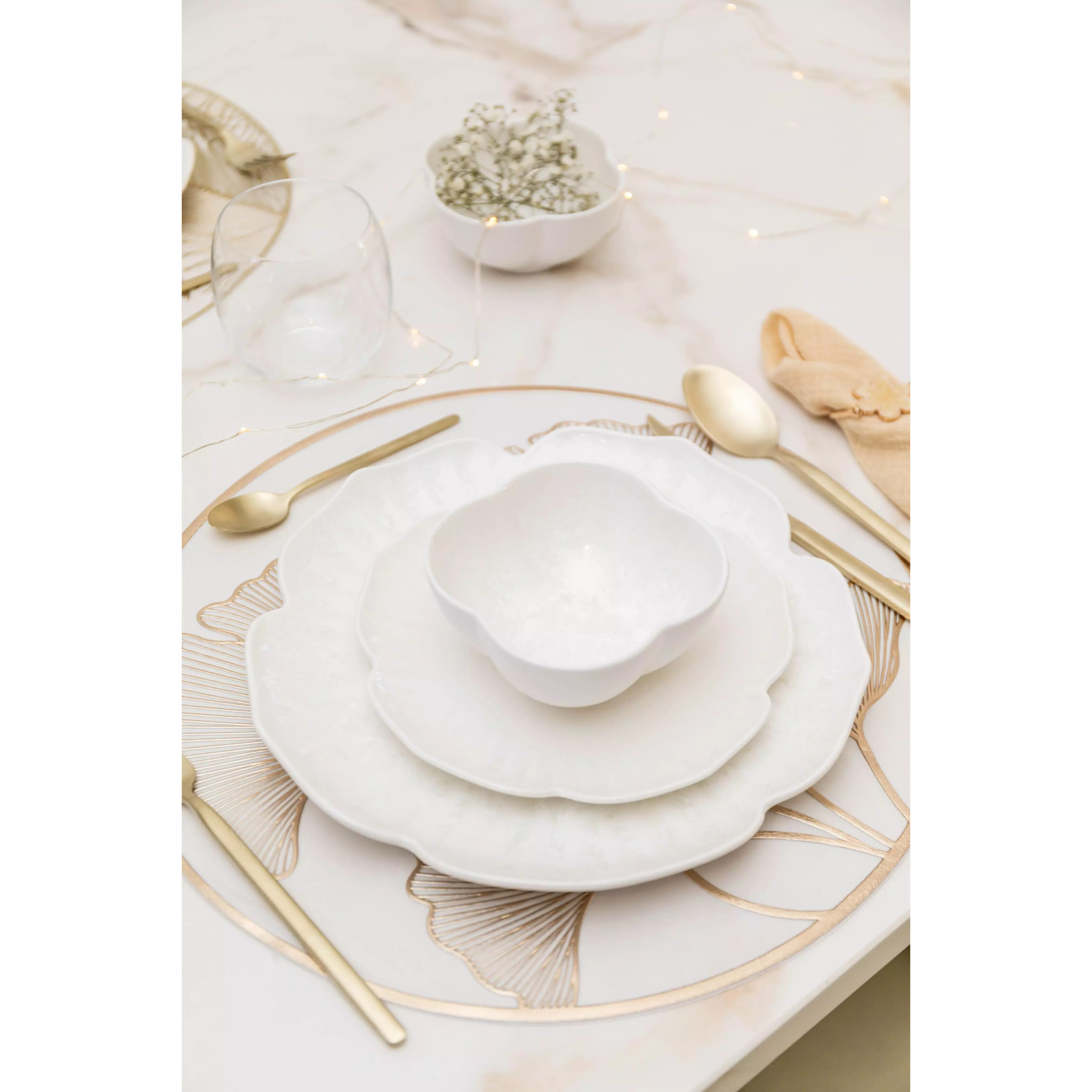 Lot de 6 BOL EN PORCELAINE BLANCHE FLORALE 11.5CM