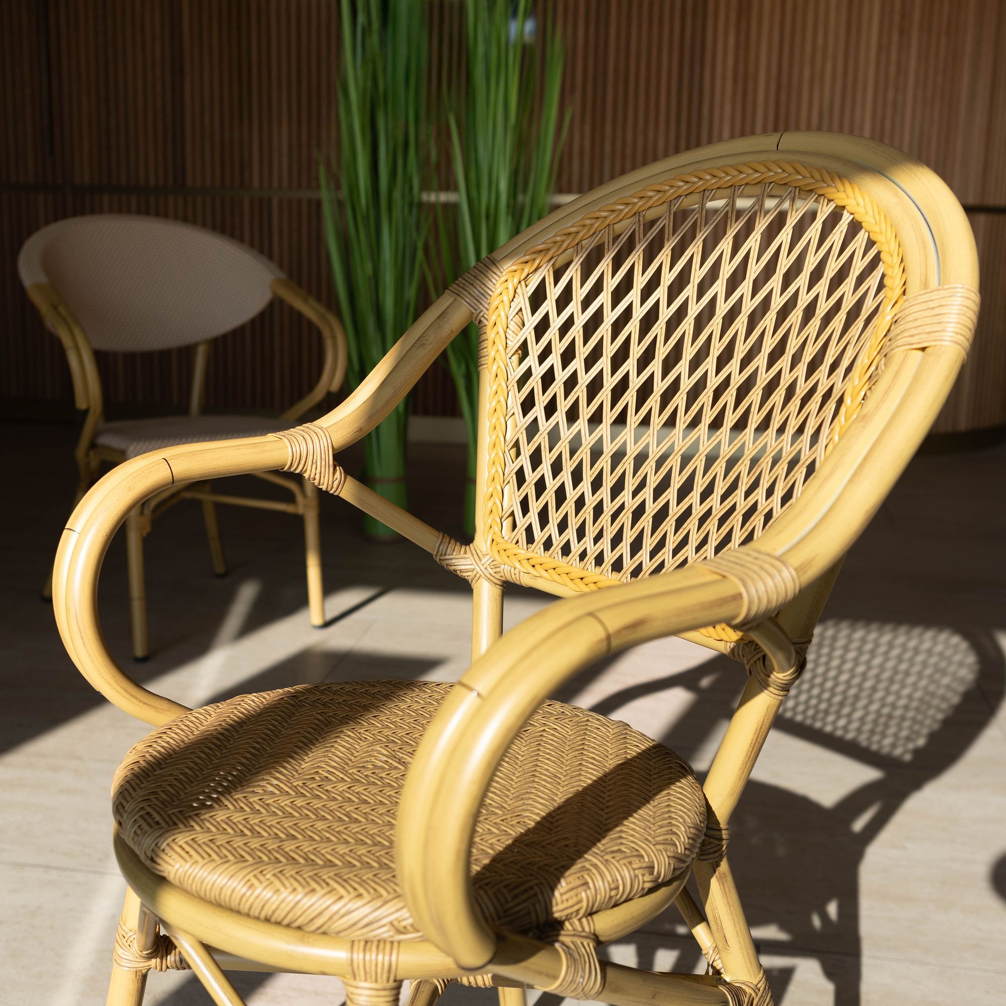 Lot de 2 fauteuils de table extérieur en rotin synthétique CAPRI