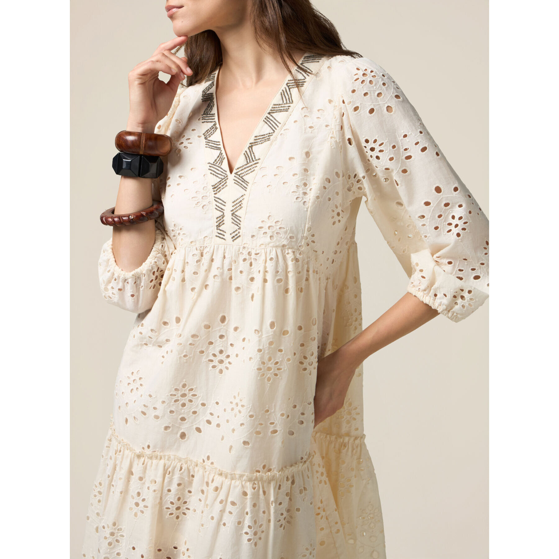 Oltre - Vestido acampanado de encaje bordado - Beige