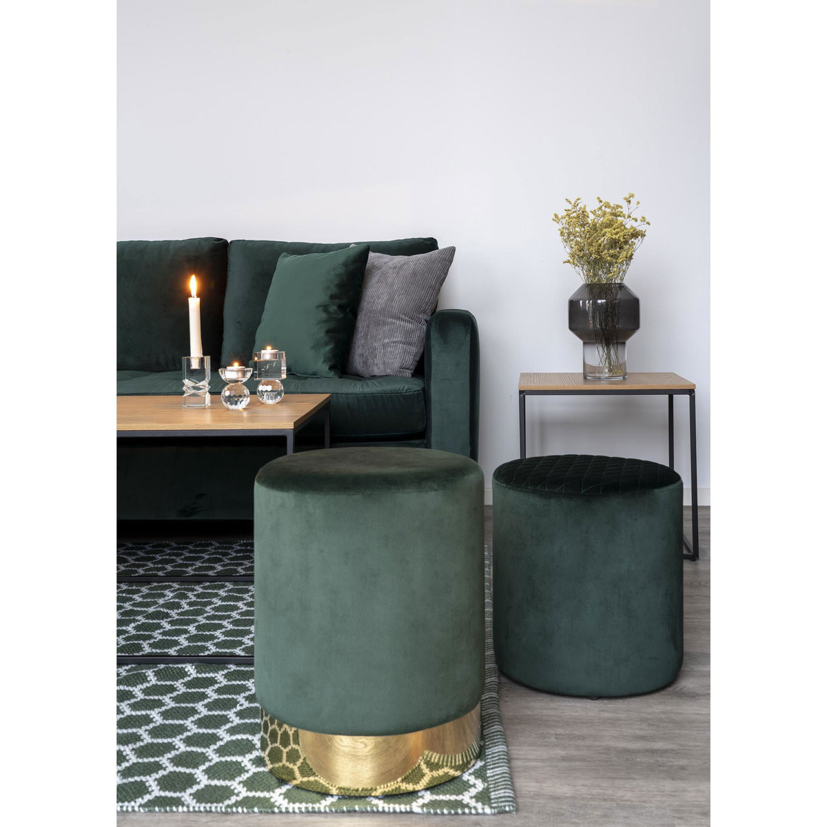 Tavolino d'appoggio Vita effetto rovere con struttura in acciaio nero, 45×45×45 cm