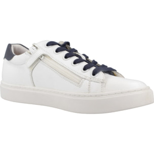 Zapatillas Niño de la marca GEOX  modelo J NASHIK BOY White