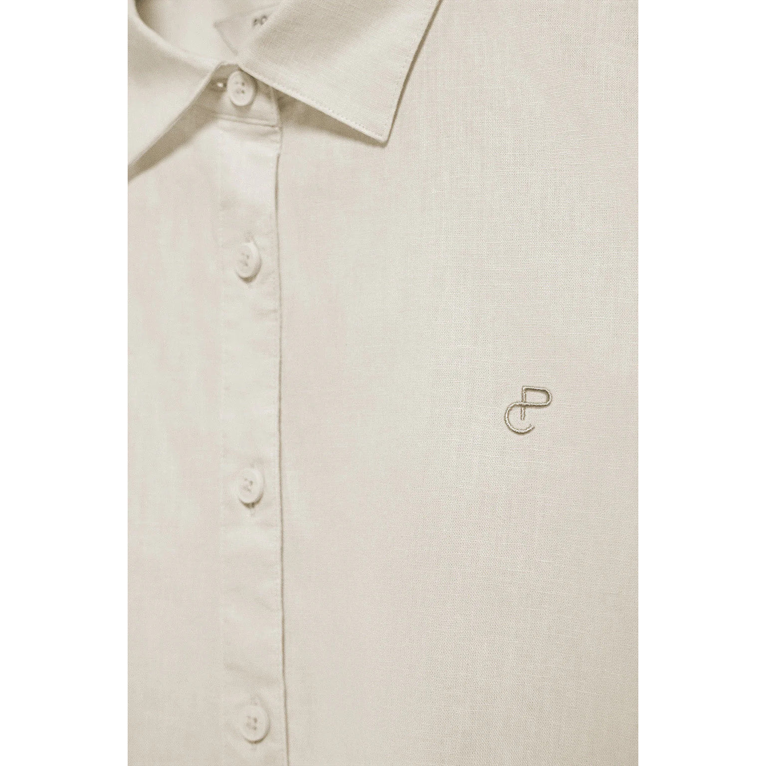 Camicia beige loose fit in lino e cotone con ricamo monogramma