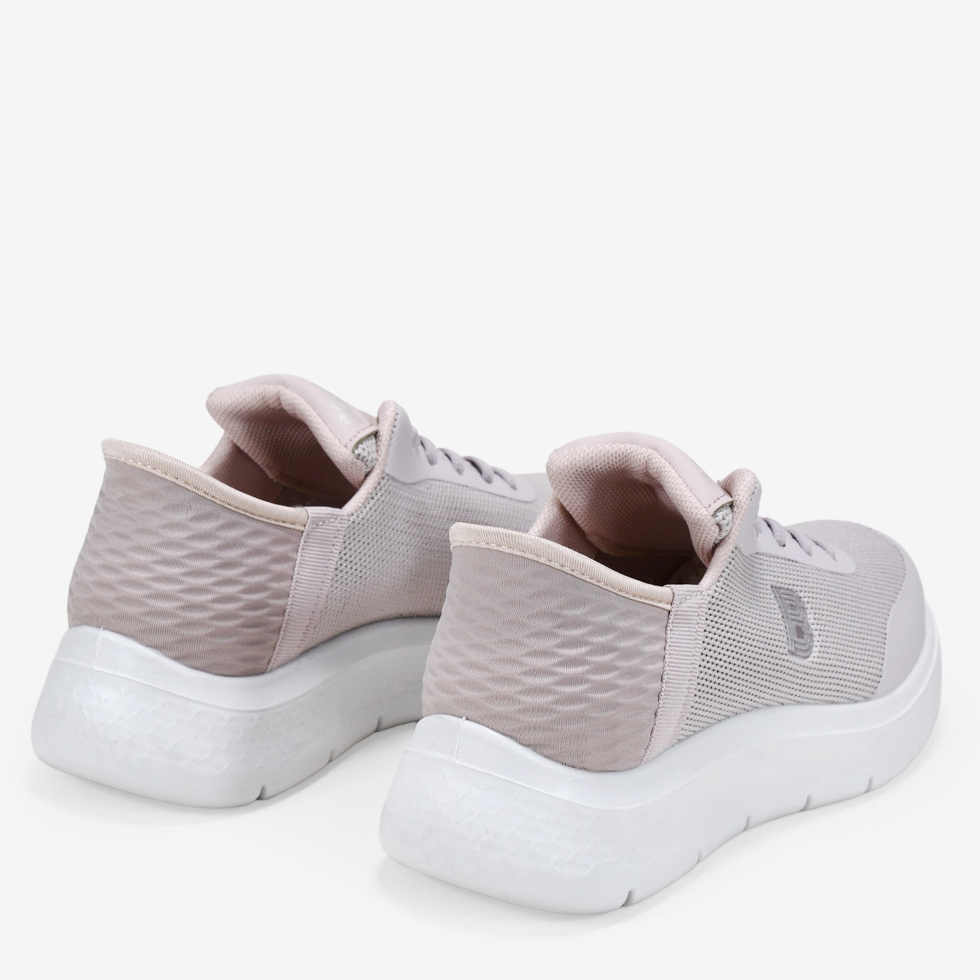 Zapatillas deportivas rosas con cordones elásticos