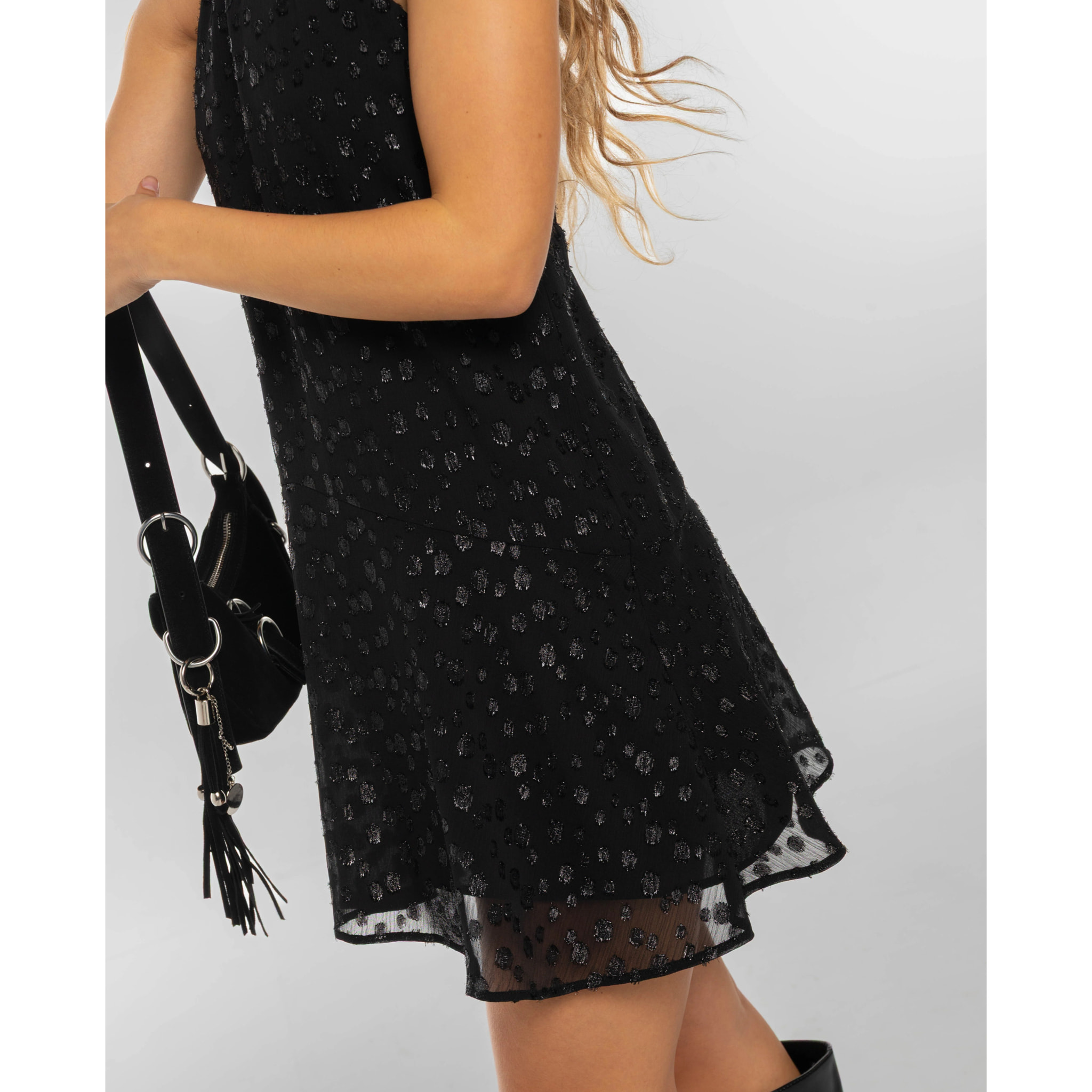 Vestido corto plumeti con lúrex y escote halter de mujer