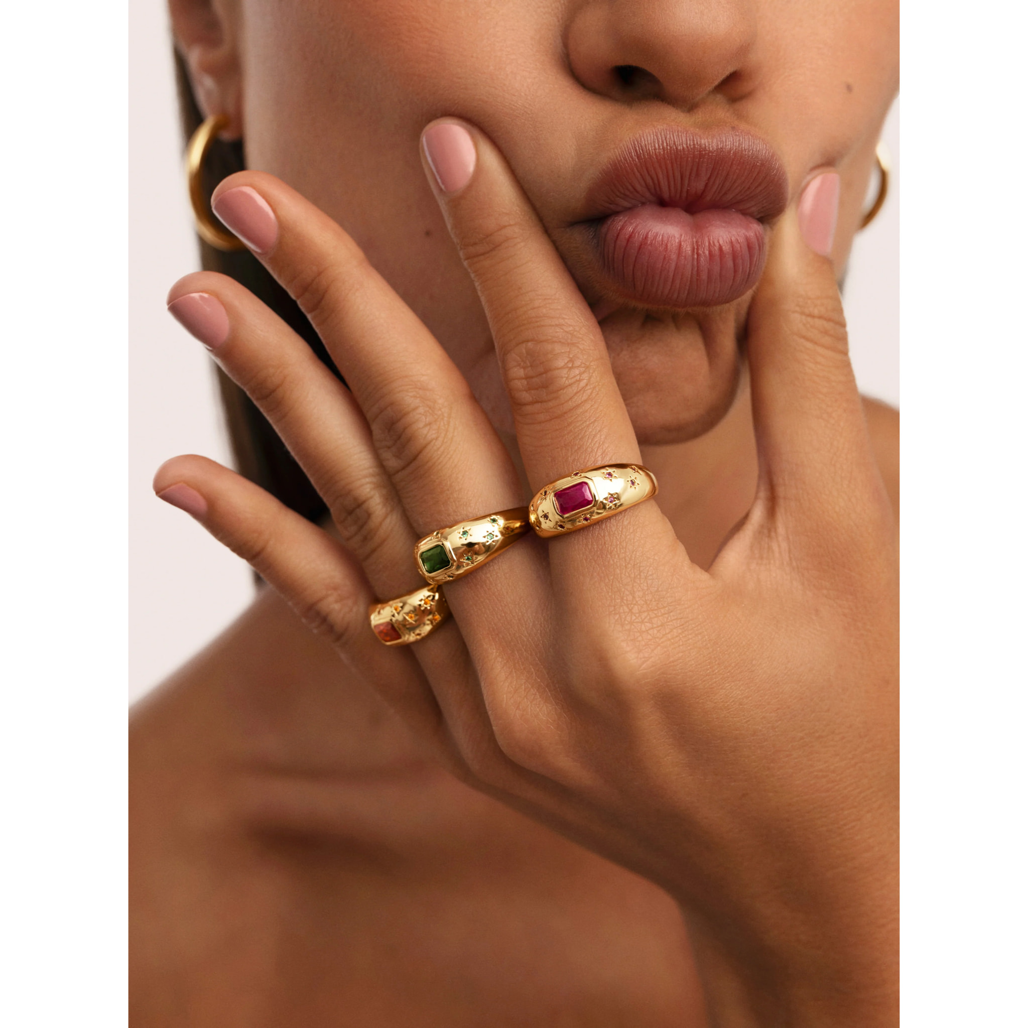 Anillo Charlotte Fucsia Baño Oro